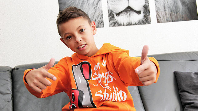 Die typischen Rapper-Bewegungen beherrscht Elia Ciampa (10) aus Villingen schon gut. Jetzt macht er auf Youtube Karriere. Sein Rap-Video ...