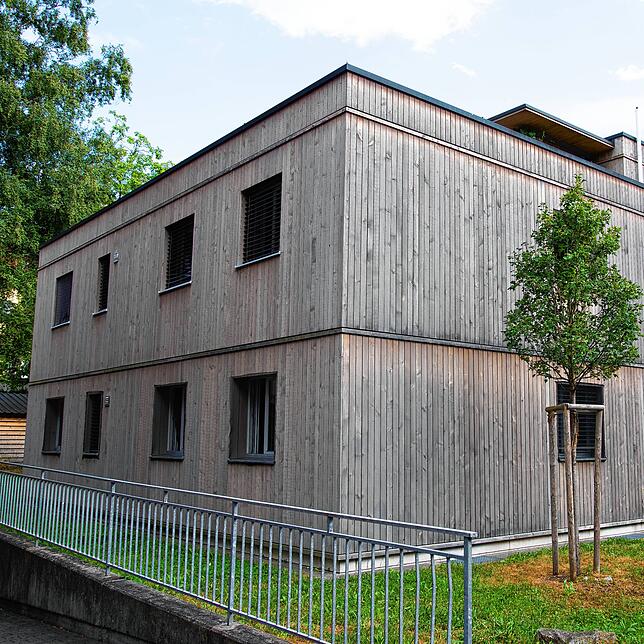 Die Anschlussunterkunft an der Schottenstraße entstand in Schnellbauweise.
