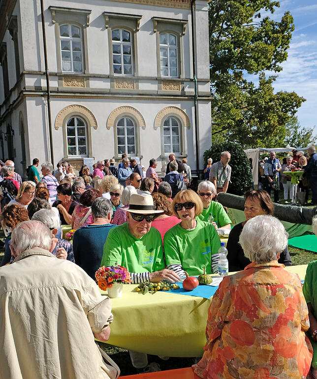 Viel Grün und beste Laune beim Herbstfest am letzten Sommertag.