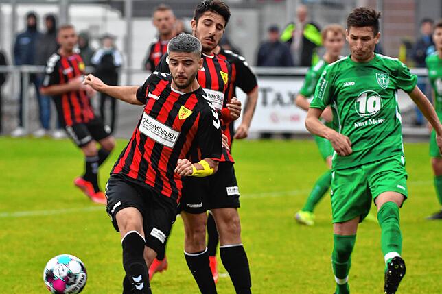 Bild 30: FSV Rheinfelden bleibt mit dem 3:2-Erfolg gegen den FC Freiburg-St. Georgen auch im 13. Saisonspiel unbesiegt &ndash; und wir haben Bilder!