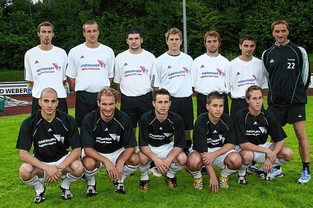 16 Jahre her: Tolga Polat (vorn, links) und Sascha Rueb (hinten, links) waren vor der Saison 2007/2008 zwei der elf Neuzugänge beim SV ...