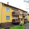Die Wohnblocks 16 und 18 an der Kaltbrunner Straße in Allensbach werden vorerst nicht abgerissen. Das Landratsamt Konstanz hat sie für ...