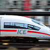 Bahnfahrten im Fernverkehr wie mit diesem ICE könnten bald günstiger werden. Denn die Politik plant die Senkung der Mehrwertsteuer auf ...
