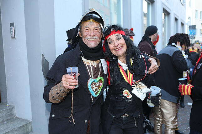Bild 30: Konstanzer Straßenfasnacht 2025: Die Altstadt wird zum Narrenparadies - Die Bilder vom Abend!