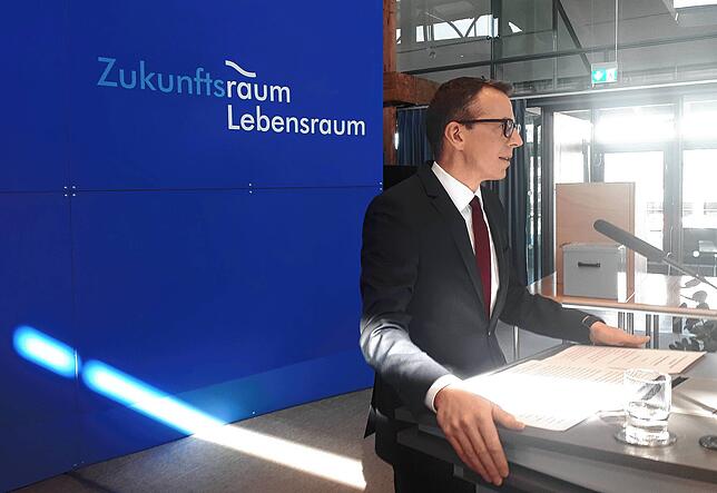 Sven Hinterseh stellt sich vor der Wahl vor. Er ist der einzige Bewerber.