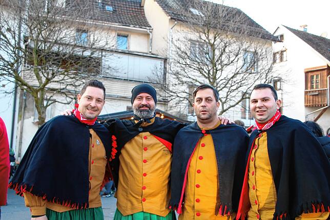 Bild 15: Fasnachts-Auswerfen und Narrenbaumstellen: Bilder des Hochrhein Narrentreffens in Tiengen (Teil 3)