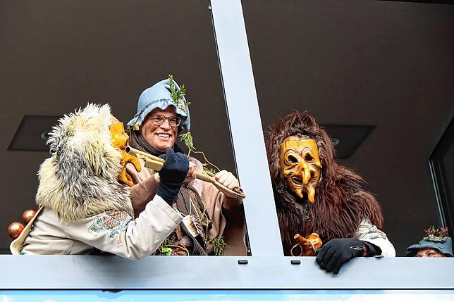 Bild 17: Unvergessliche Momente: Der Kinderumzug und Rathaussturm in Unterkirnach – Bilder des Narrensamens!