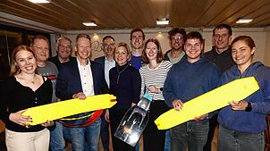 Der Vorstand der DLRG Bermatingen-Markdorf (von links): Ida Stützenberger, Jürgen Pfau, Michael Geist, Markus Rank, Bürgermeister Martin ...