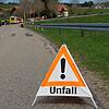 Leicht verletzt wurde ein Motorradfahrer aus der Schweiz der mit seiner Maschine am Ostersonntag bei Strittmatt gegen einen Baum ...