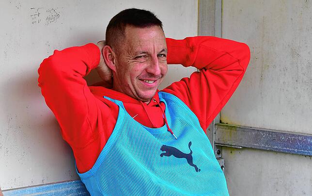 Meistertrainer: Holger Kostenbader begann 2003 beim FC Weizen als Trainer. Ab 2006 war er erstmals beim SV Eggingen tätig. Früher ...