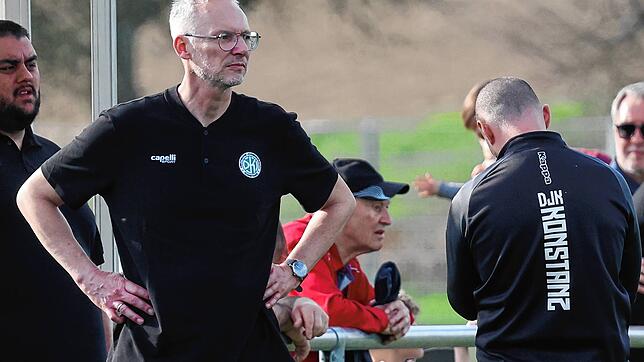 Trainer Dominik Schwarz feierte trotz personeller Herausforderungen einen verdienten 1:0-Sieg mit der SG DJK Konstanz/KN-Egg.