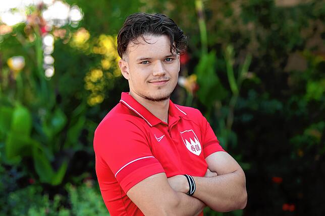Maximilian Häring (20) lebt mit seiner Familie im Klettgau. Mit dem Fußball begann er zu Hause, beim FC Geißlingen. Als D-Junior ...