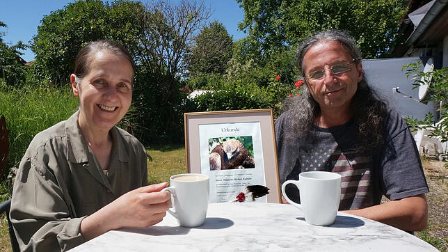 Michael Rudigier, Fan und Unterstützer des Waldshuter Wildgeheges, im Gespräch mit unserer Mitarbeiterin Ursula Freudig.