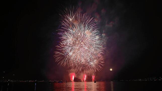 Bild 10: Konstanzer Seenachtfest 2022: Fotos vom großen Finale beim Feuerwerk an der Kunstgrenze