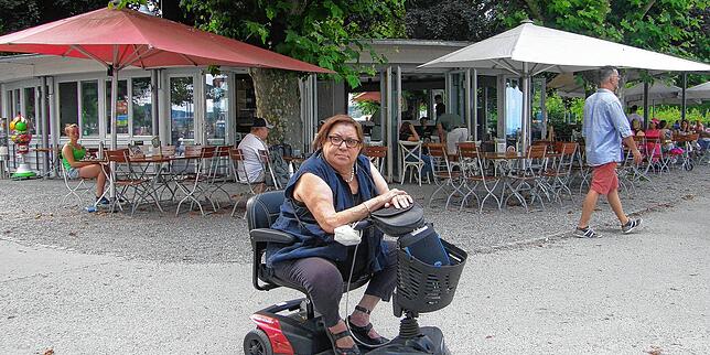 2022: Rosie Arend-Daum freute sich, wenn bei schönem Wetter viele Gäste ihren Pavillon am See im Stadtgarten besuchen. Im August 2023 ...