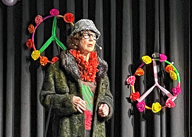 Bild 5: Ausgelassene Stimmung beim Frauenkaffee der Owinger Hexen &ndash; hier gibt&lsquo;s die Bilder