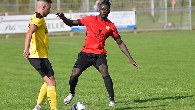 Wieder da: Paul Mendy (rechts), der zuletzt fehlte, rückt wieder in den Kader des FSV Rheinfelden, der am Sonntag beim Freiburger FC II ...