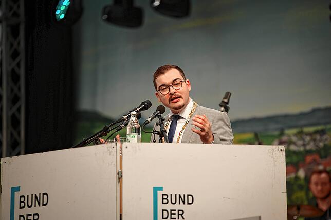 Bild 17: Gute Laune und volles Festzelt bei der Rede von Michael Kretschmer