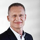 Wir rechnen aufgrund der nur geringen Überlappungen der Geschäftsgebiete der bisherigen Volksbank Rhein-Wehra und der Volksbank ...