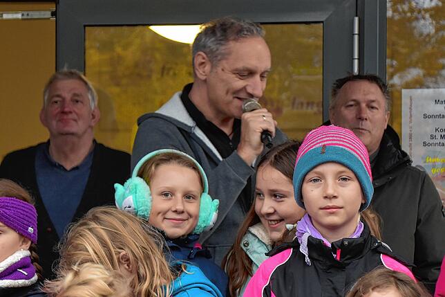 Bild 2: Martinsmarkt der Eigeltinger Schule