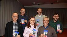 Sie haben eine Online-Petition für die sogenannte Bürgertrasse für den Neubau der Bundesstraße 311 gestartet: (von links) Markus ...