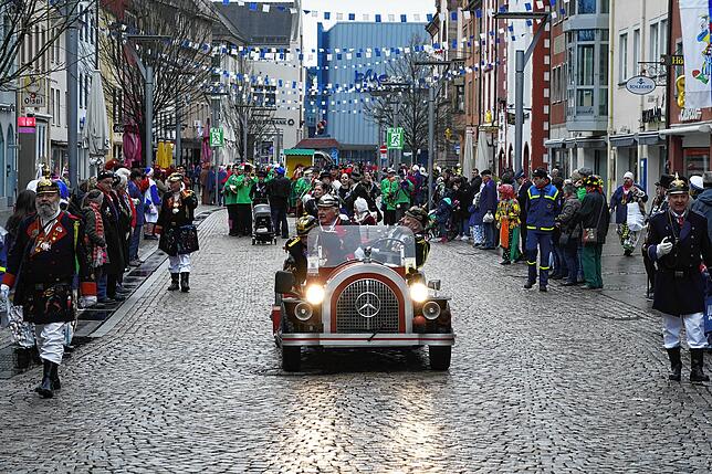 Bild 3: Bilder-Story: So ist die Katzenmusik am Fasnet-Montag in die Stadt einmarschiert