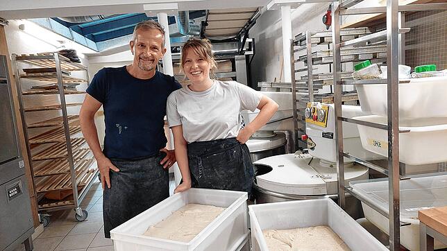 Nora und Jörn Ridder haben jüngst ihre Bäckerei &bdquo;Brotalgut&ldquo; in der Salmannsweilergasse 4 eröffnet. Hier stehen sie in ihrer ...