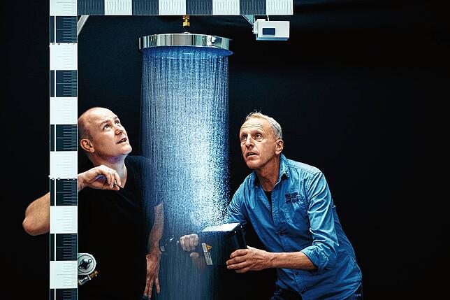Wann fühlt sich eine Dusche wie Regen an? Mitarbeiter aus dem Bereich Forschung und Entwicklung bei Hansgrohe beschäftigen sich mit der ...