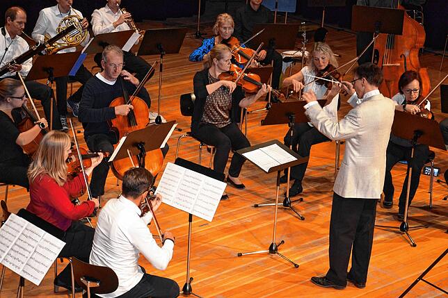 Das Orchester des Gesundheitsverbundes Landkreis Konstanz gibt ein Benefizkonzert im Milchwerk für den Krankenhaus-Förderverein Radolfzell.
