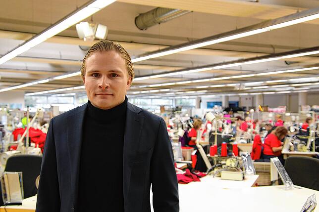 Wolfgang Grupp Junior in den Fertigungshallen des Betriebs, der damit wirbt, dass komplett in Deutschland produziert wird.