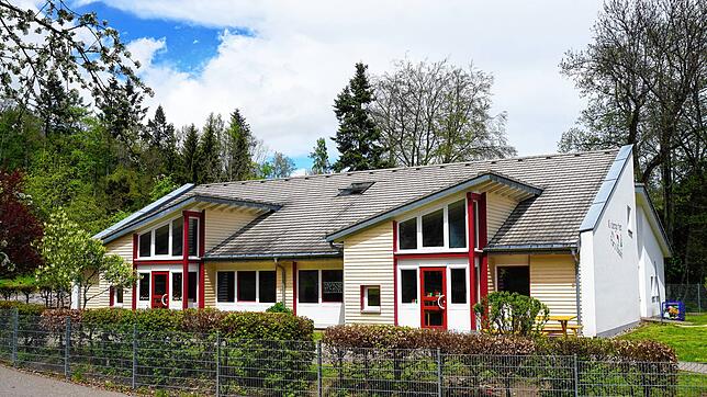 Der Kindergarten Purzelbaum als auch die Kinderkrippe Wirbelwind in Ühlingen sind an ihre Kapaziätsgrenzen gestoßen. Eine Erweiterung ...