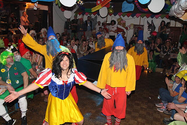 Bild 9: Bilderstory: Mitreißende Narrenstimmung beim Rieswelleball im Bräunlinger Grafensaal