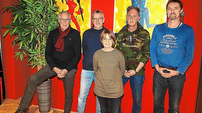 Die neue Vorstandschaft der Kulturfabrik (von links) Jacques Barthillat, Dieter Schneider, Reinhild Dold, Harald Beyer und Manuel ...