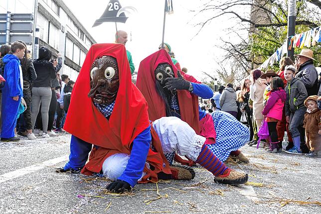 Bild 40: Bilder vom großen Fasnet Samschdig-Umzug der Poppele-Zunft (2)