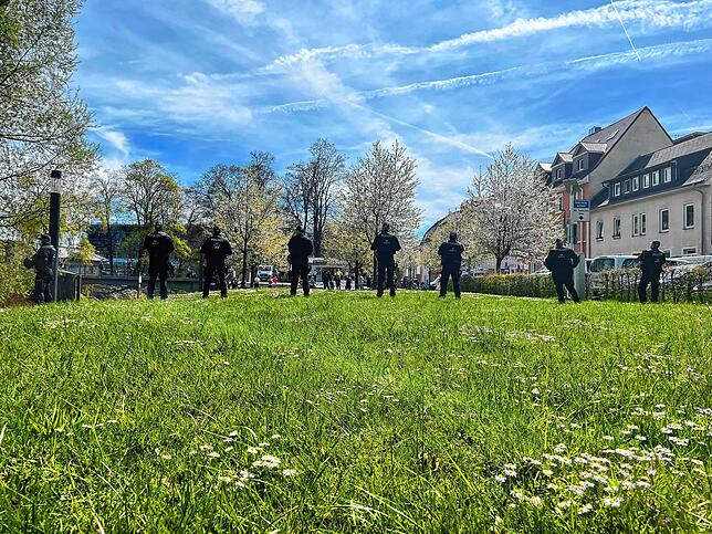 Bild 13: Polizeigroßaufgebot und Demos in Villingen: Der etwas andere Muttertag im Fotorückblick