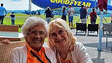 Gerda Metze und ihre Tochter Sigrid Heyde bei ihrem Besuch am Bodensee.