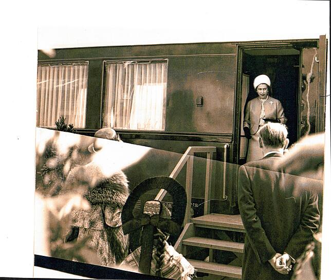 Queen Elizabeth II. besuchte mit Prinz Philipp Salem im Mai 1965.