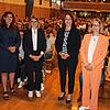 Die sechs Bürgermeisterkandidaten bei der öffentlichen Kandidatenvorstellung in der vollbesetzten Buchbühlhalle: David Gürtner, Heike ...