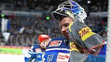 Noch ist fraglich, ob Joacim Eriksson am Sonntag gegen Köln im Tor stehen wird. Der 34-Jährige erwartet mit seiner Freundin seinen ...