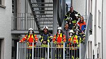 Gemeinsam trainieren Feuerwehrleute der Freiwilligen Feuerwehren Pfullendorf, Wald und Hohenfels für die Treppenläufe, hier auf der der ...