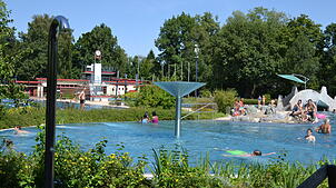 Die Region hat für Schwimmfans und Badebegeisterte jede Menge tolle Plätze zu bieten &ndash; wie das Aachbad in Singen.