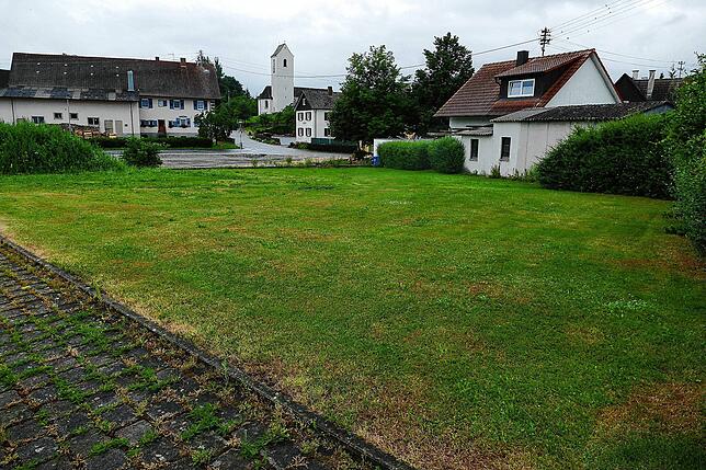 Nahe der Auentalschule auf der grünen Wiese entsteht das Dorfgemeinschaftshaus in Rast als vollständiger Neubau.