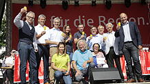 Torsten Lucht (SÜDKURIER), Mirko Leisse (Takeda), Karl Mohr (Thüga), Sophie Grözinger und Jannik Schmidbauer (Elma), Klaus Bach ...