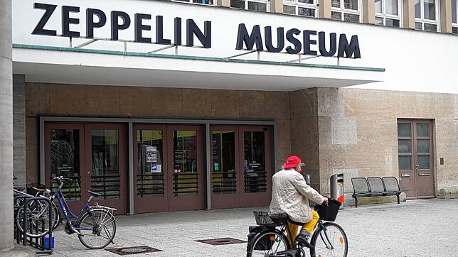 Von außen sieht das Zeppelin Museum aus wie immer.