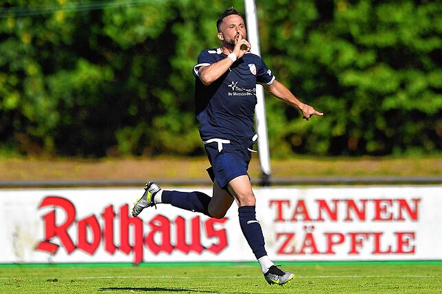 Bild 3: VfB Waldshut siegt 2:1 beim FC Emmendingen und steigt in die Landesliga auf &ndash; wir haben Bilder!