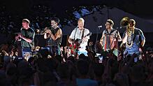 Die Fäaschtbänkler sorgten beim vierten Konzert der Schloss Salem Open Airs vor 5000 Fans für eine Riesenparty im Schlossgarten.