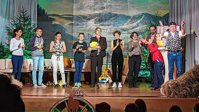 Schlussbild beim ersten alemannischen Poetry-Slam in Bernau. Ende Oktober findet die zweite Auflage in Titisee statt.