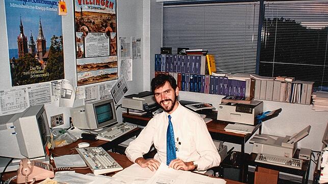 Unser Bild zeigt Hans-Jürgen Götz in seinem Büro bei der Firma IBM in den USA. Dort kümmerte er sich vornehmlich darum, das neue ...