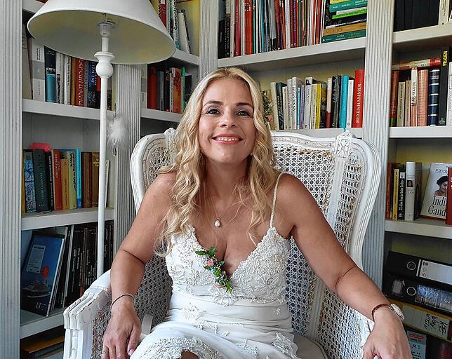 „Immer, wenn ich an sie dachte, hatte ich eine Stimmung von ihr im ganzen Körper.“ Eva-Maria Bast über ihre Recherchen zu ...