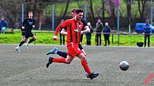 Mit zwei Toren in den Geburtstag: Jörg Hupfer (hier ein Archivbild) traf doppelt und feierte mit dem TuS Binzen nach dem 7:1 gegen den ...